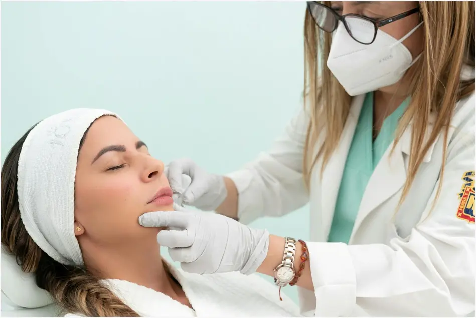 De kracht van Botox bij het Behandelen van Fronsrimpels: Wat u moet Weten